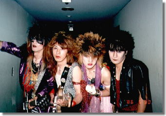 旭川市民文化会館楽屋口にて