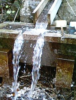 不動滝の霊水2