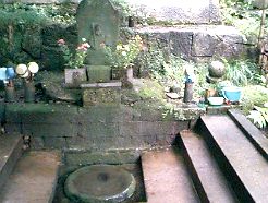 上日寺の観音菩薩霊水1