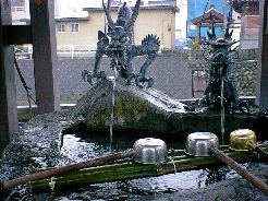 石倉町の延命地蔵の水１