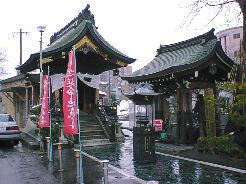 石倉町の延命地蔵の水2