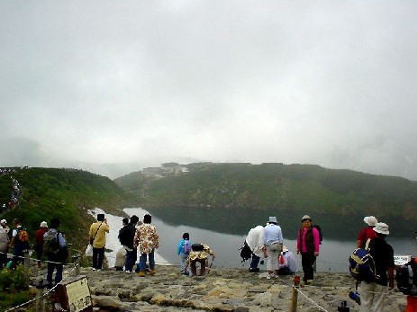 ���Ɍ����錚���݂͂��肪�r����